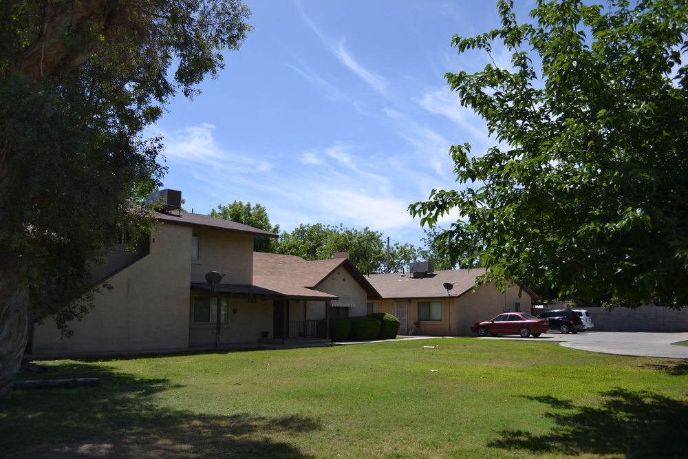Avenue C 11 Unit Apartment Complex: 1101 S. Avenue C, Yuma, AZ 85364